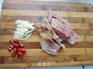 腊肉炒手撕空心菜的做法步骤：3