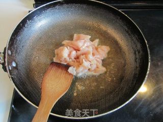 猪肚菇炒鸡片的做法步骤：4