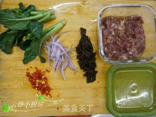 美味香辣鸡汁面的做法步骤：2