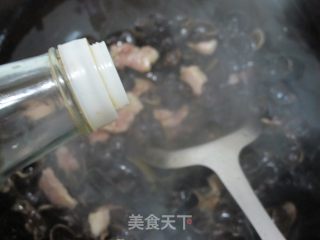 黑木耳炒肉片的做法步骤：6