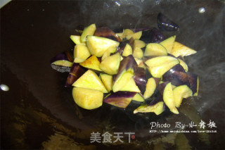 【鱼香茄煲】米饭的杀手菜的做法步骤：3