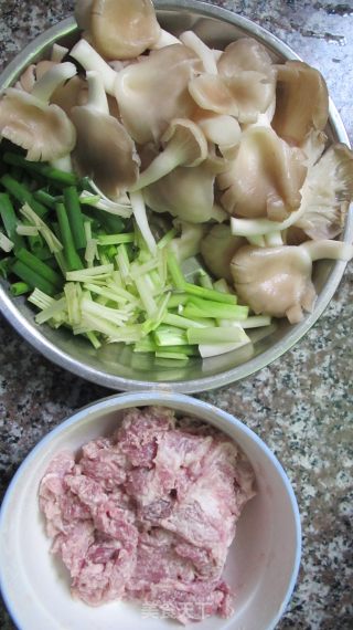 菌菇肉片的做法步骤：1