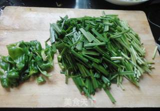 【韭菜炒绿豆芽】的做法步骤：1