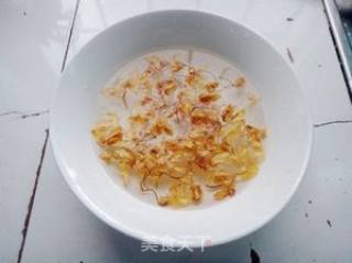 女人更年要静心——石斛花豆腐汤的做法步骤：3