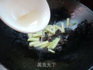 木耳炒黄瓜的做法步骤：6
