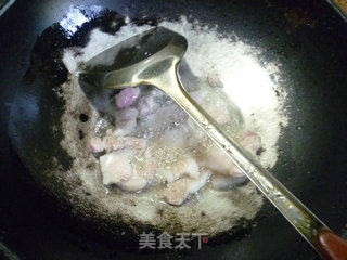 五花肉炒广东菜心的做法步骤：4