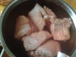 冰糖玉米猪蹄的做法步骤：3