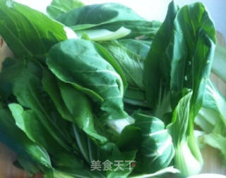 山蘑牛肉烧油菜的做法步骤：1