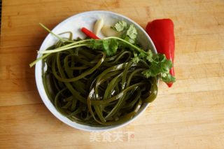 凉拌海带丝的做法步骤：1