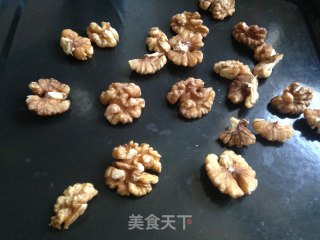 核桃酥的做法步骤：1