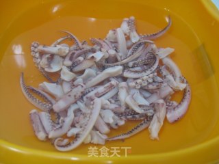 番茄鱿鱼须的做法步骤：3