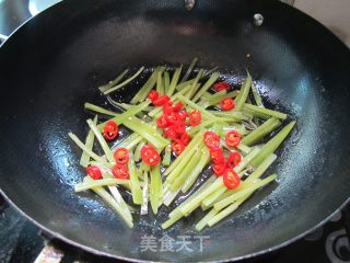 肉丁莴笋丝的做法步骤：2