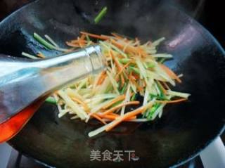 韭菜花炒土豆丝的做法步骤：5