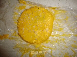 南瓜豆沙饼——香甜软糯营养好美味的做法步骤：9