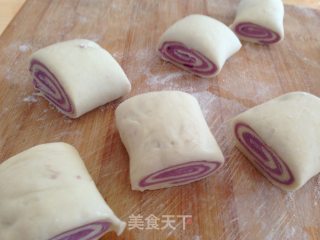 【紫薯蝴蝶小花卷】小紫薯新花样的做法步骤：9