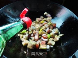腊肉炒茄子的做法步骤：9