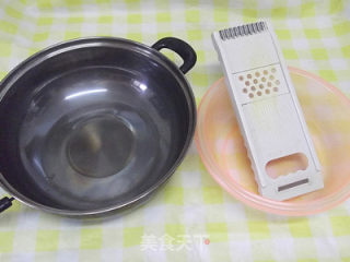自制马铃薯淀粉（土豆淀粉）的做法步骤：2