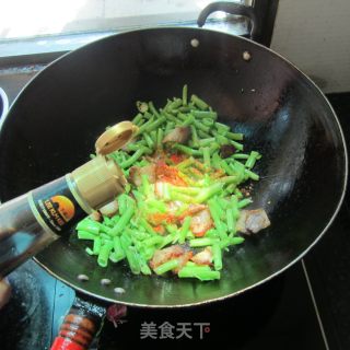 菜梗炒腊肉的做法步骤：5