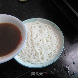 咸菜卤肉凉拌粉的做法步骤：2