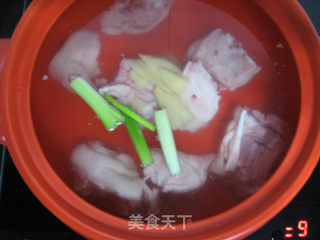 花生蹄花汤的做法步骤：5