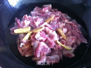 啤酒烧鸭架的做法步骤：1