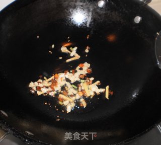 炝拌折耳根的做法步骤：4
