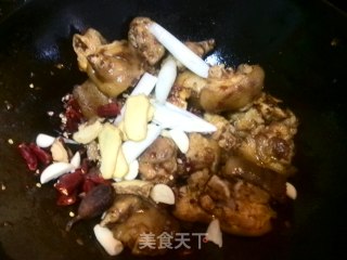 香辣猪蹄的做法步骤：7