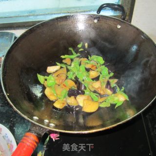 辣椒炒茄子的做法步骤：7
