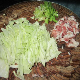 圆白菜炒肉的做法步骤：1