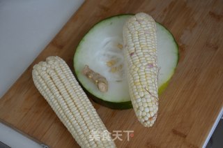排骨玉米汤的做法步骤：2