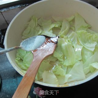 圆白菜炒蛋的做法步骤：2