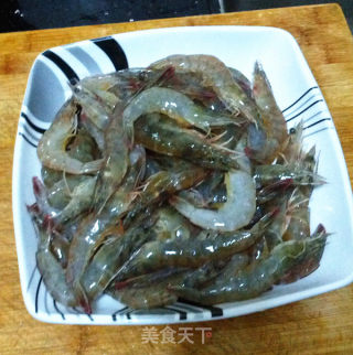 避风塘香辣虾的做法步骤：1
