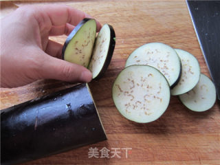 鱼香茄盒的做法步骤：1