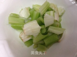 响油木耳的做法步骤：2