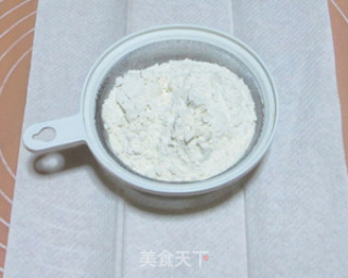 榴莲戚风蛋糕的做法步骤：2