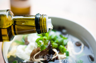 木耳腐皮鸡蛋汤的做法步骤：6