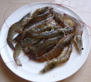 香酥虾的做法步骤：1