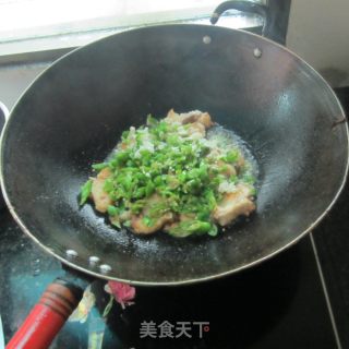 蒜米啤酒鱼的做法步骤：5