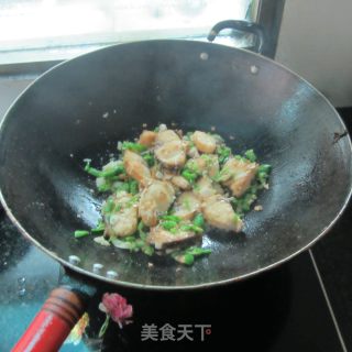 蒜米啤酒鱼的做法步骤：6