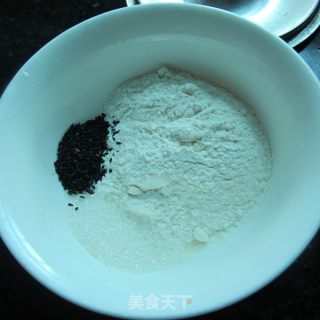 芝麻饼的做法步骤：1