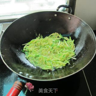 小小南瓜丝的做法步骤：6