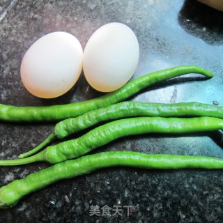 青椒蛋丝的做法步骤：1