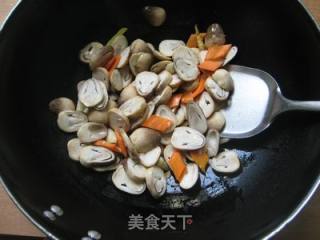 蚝油草菇鸡肉的做法步骤：5