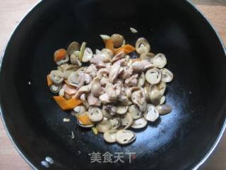 蚝油草菇鸡肉的做法步骤：6