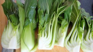 肉丝浇青菜的做法步骤：1