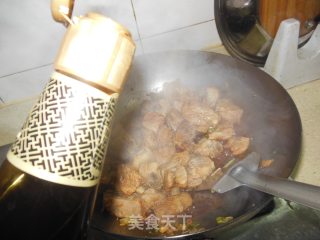 红烧排骨鹌鹑蛋的做法步骤：12