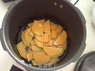 南瓜戚风蛋糕的做法步骤：1