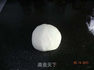 腊肠卷的做法步骤：1