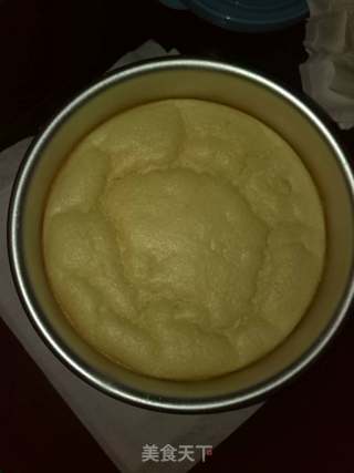 终于做成功了威风蛋糕！真该买个照相机拍呢！的做法步骤：9