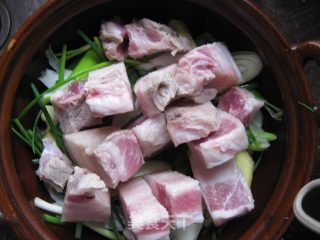 东坡肉的做法步骤：4